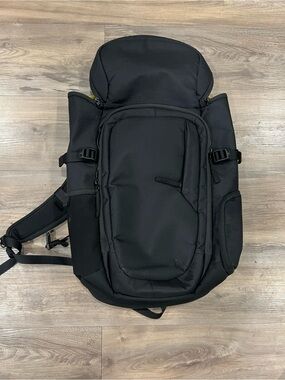 lululemon athletica Black Technical Travel Backpack. Really Nice!
